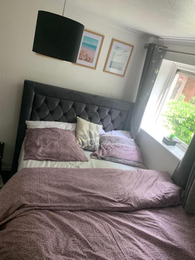 South Croydon Lovely Room, London エクステリア 写真